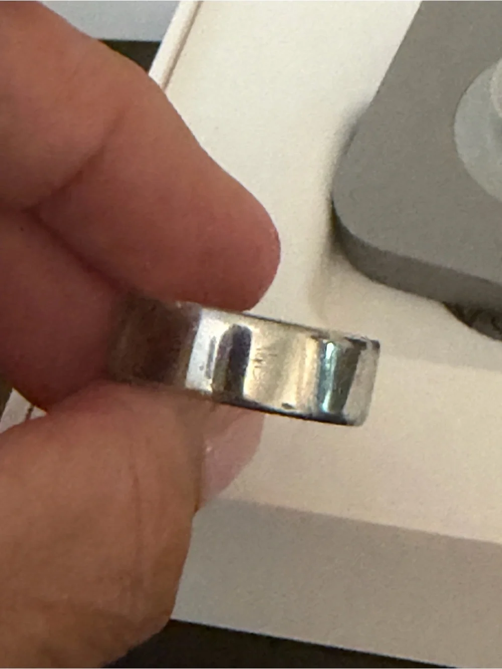 Oura Silver Ring with Charging Dock